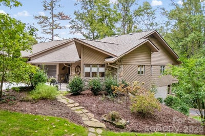/international/us/1702-timber-trail-asheville-nc-110110363487/