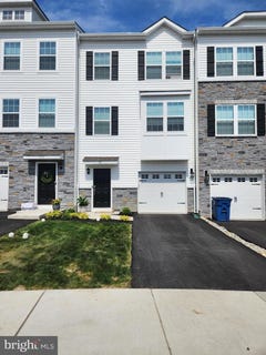/international/us/178-bell-court-sellersville-pa-110108681947/