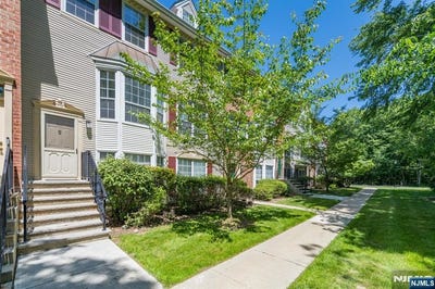/international/us/511-quince-court-mahwah-nj-110108687843/
