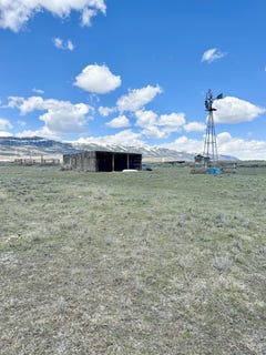 /international/us/311-e-pine-drive-kemmerer-wy-110107381313/
