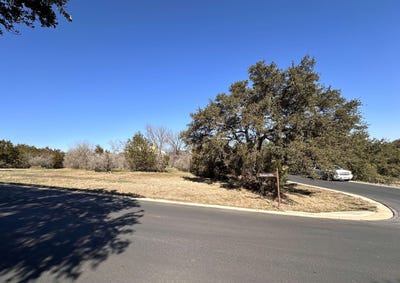 /international/us/falcon-broken-hls-horseshoe-bay-tx-110101455433/