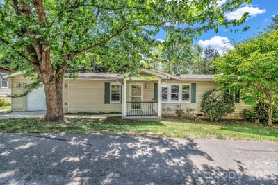 /international/us/405-deerfield-court-hendersonville-nc-110107869789/