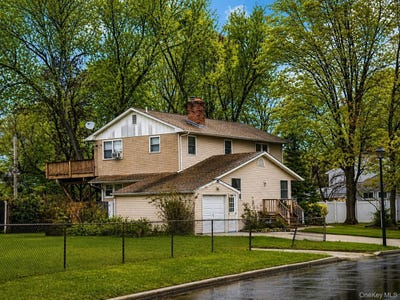 /international/us/76-jay-road-centereach-ny-110107693660/