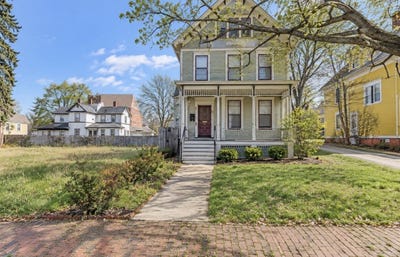 /international/us/67-thompson-street-springfield-ma-110120421500/