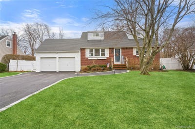 /international/us/44-robinson-street-shoreham-ny-110106614239/