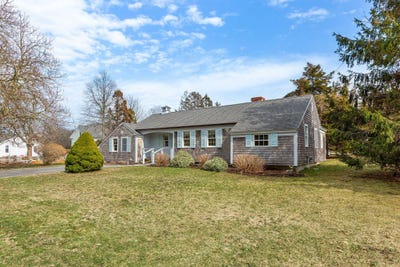 /international/us/49-doane-road-harwich-port-ma-110107287182/