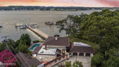 /international/us/909-river-oaks-lane-point-pleasant-nj-110119572085/