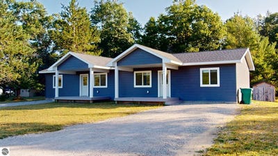 /international/us/447-449-s-main-street-roscommon-mi-110119634947/