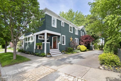 /international/us/24-walnut-street-saratoga-springs-ny-110108345045/