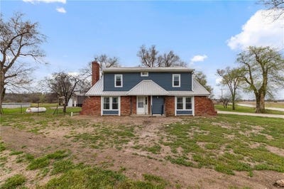 /international/us/15112-ne-county-road-243-adrian-mo-110106947467/