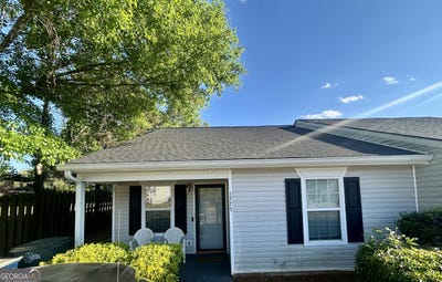 /international/us/1775-summerwoods-lane-griffin-ga-110107657675/