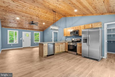 /international/us/5-pin-oak-lane-basye-va-110107388353/