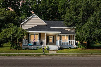 /international/us/156-e-main-street-harleyville-sc-110110039443/