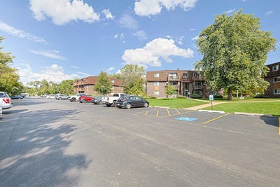 /international/us/19380-wolf-road-mokena-il-110102792686/