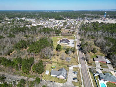 /international/us/1705-waveland-avenue-waveland-ms-110097973093/