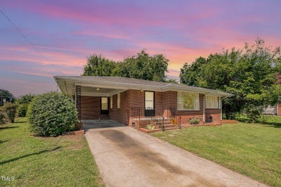 /international/us/309-w-rockspring-st-street-henderson-nc-110101242191/