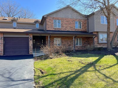 /international/us/986-west-court-naperville-il-110107240804/