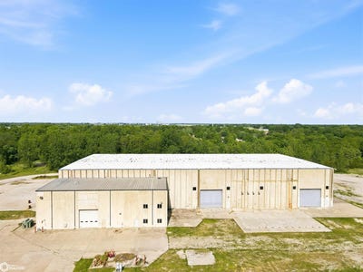 /international/us/215-n-gear-avenue-west-burlington-ia-110108258264/