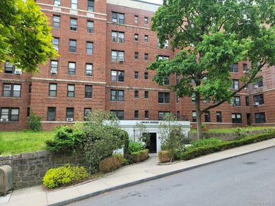 /international/us/1-broad-parkway-white-plains-ny-110107870449/