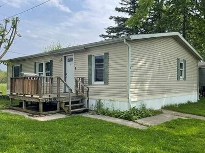 /international/us/415-n-elkhart-st-lot-10-wakarusa-in-110109119247/