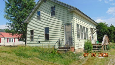 /international/us/7-whalen-street-lincoln-me-110101262219/