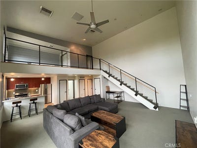 /international/us/101-w-mission-pomona-ca-110119405701/
