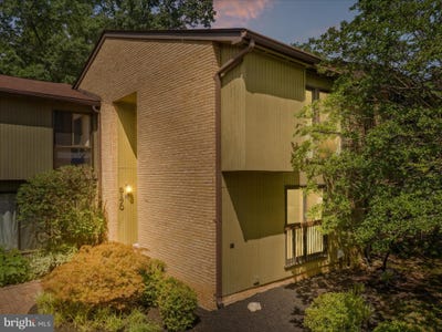/international/us/3170-colchester-brook-lane-fairfax-va-110100816436/