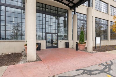 /international/us/801-broadway-avenue-nw-grand-rapids-mi-110107569399/