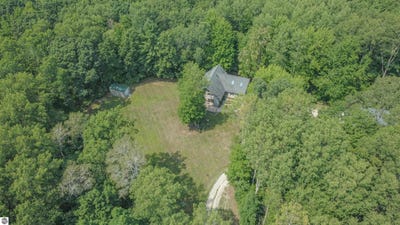 /international/us/4769-feather-trail-edmore-mi-110119295963/