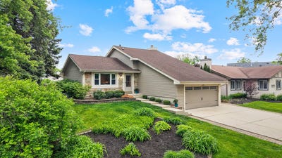/international/us/14305-s-pebble-creek-drive-homer-glen-il-110108471982/