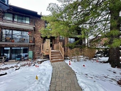 /international/us/1313-cass-lane-e-westmont-il-110107627089/