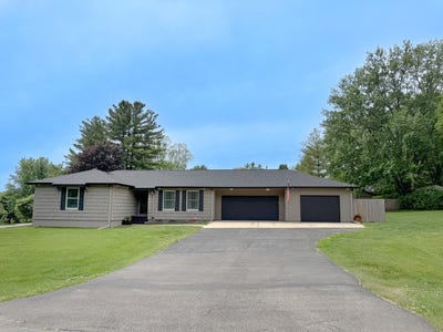 /international/us/150-s-hickory-lane-oregon-il-110108177537/