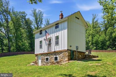 /international/us/13473-mountain-road-lovettsville-va-110108204546/