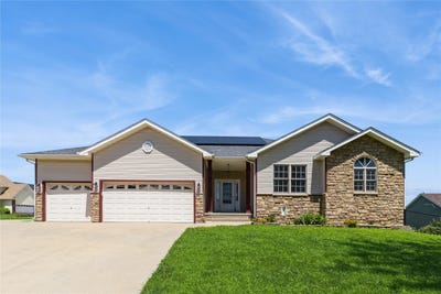 /international/us/3112-hart-avenue-des-moines-ia-110101150382/