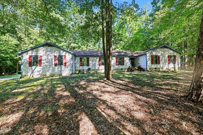 /international/us/8307-bromley-road-hillsborough-nc-110110373177/