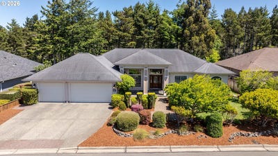 /international/us/2225-hayes-st-northbend-or-110108586443/