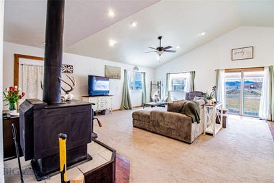 /international/us/1-bonanza-place-whitehall-mt-110106218875/