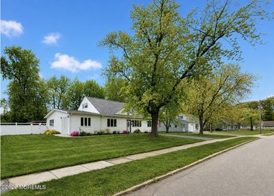 /international/us/5-farmdale-road-hazlet-nj-110107908344/