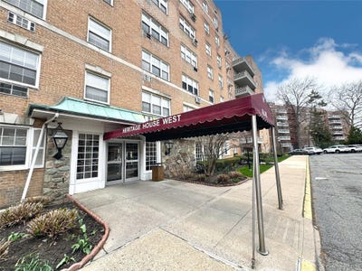 /international/us/84-29-153rd-avenue-howard-beach-ny-110106950844/