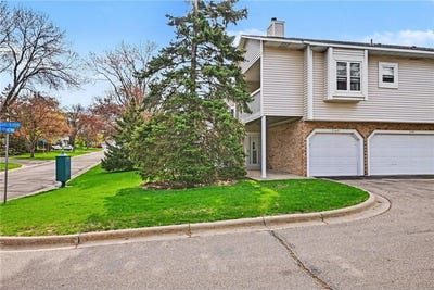 /international/us/5349-highpointe-drive-bloomington-mn-110107554134/