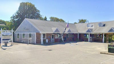 /international/us/410-w-falmouth-highway-west-falmouth-ma-110103199198/