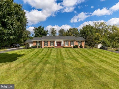 /international/us/220-greenfield-avenue-winchester-va-110120157052/