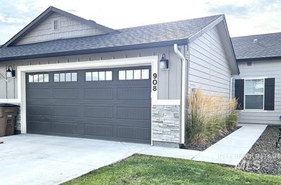 /international/us/908-s-beaver-creek-way-emmett-id-110119640293/