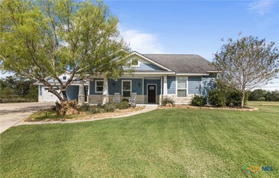 /international/us/714-honeysuckle-drive-edna-tx-110120606301/