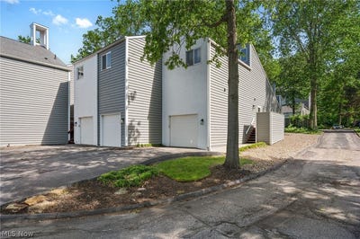 /international/us/1376-bobby-lane-westlake-oh-110108347625/