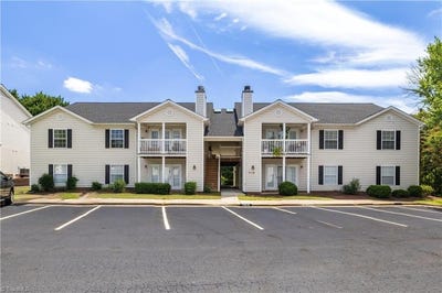 /international/us/7151-w-friendly-avenue-greensboro-nc-110101364853/?lang=en