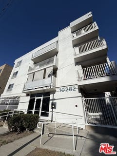/international/us/10282-tujunga-canyon-blvd-tujunga-ca-110106469458/
