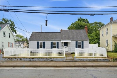 /international/us/61-w-warwick-avenue-west-warwick-ri-110109253661/