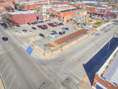 /international/us/harrison-avenue-guthrie-ok-110120621187/