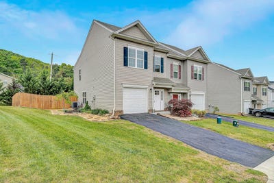 /international/us/4231-hannah-belle-way-roanoke-va-110107585896/